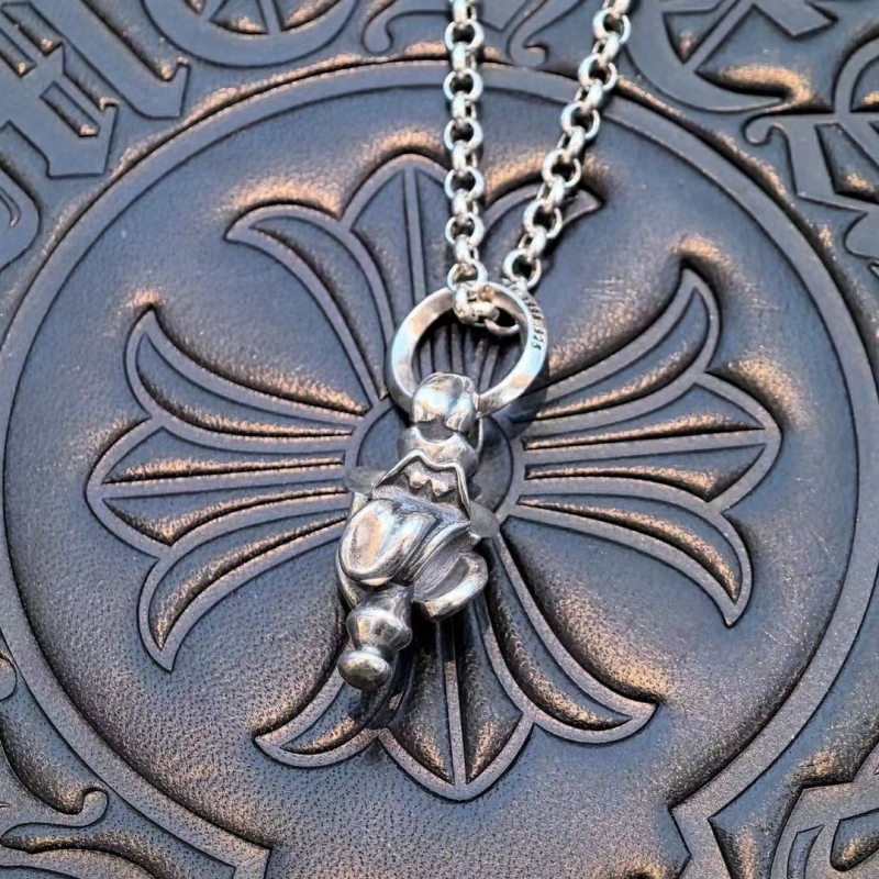 Ch**me He**ts necklaces